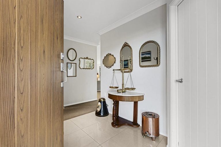 Photo of property in 525e Mangorei Road, Highlands Park, New Plymouth, 4312