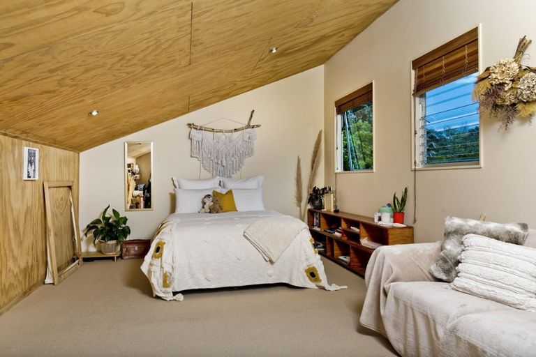 Photo of property in 218 Mcpike Road, Waimauku, 0883