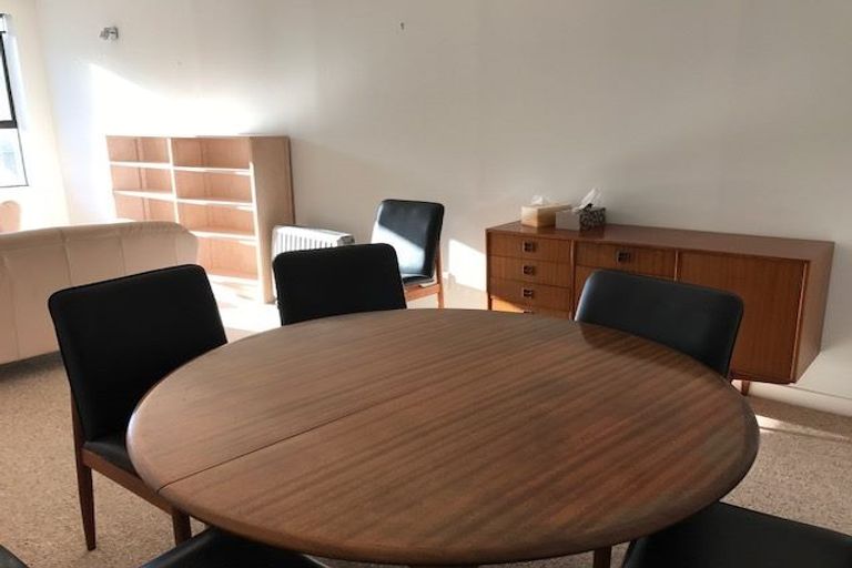 Photo of property in Hobson Court Flats, 72/70 Hobson Street, Thorndon, Wellington, 6011