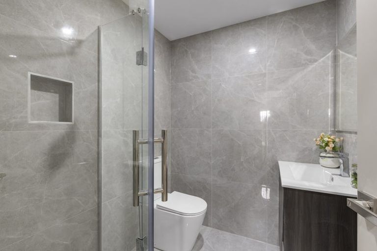 Photo of property in 89c Cascades Road, Pakuranga Heights, Auckland, 2010