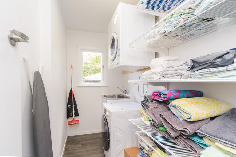 Photo of property in 118 Pahiatua Street, Hokowhitu, Palmerston North, 4410