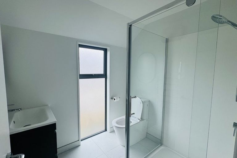 Photo of property in 1/65 Thackeray Place, Waltham, Christchurch, 8023