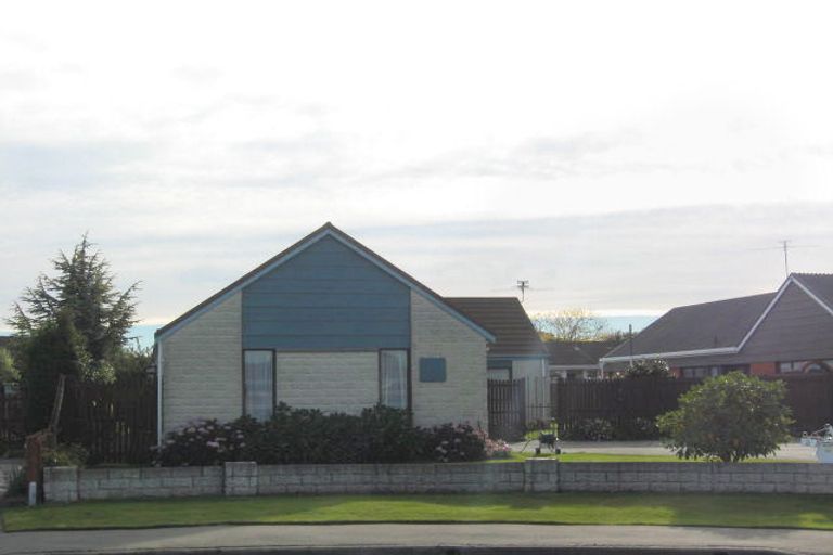 Photo of property in 7 Iona Place, Sockburn, Christchurch, 8042