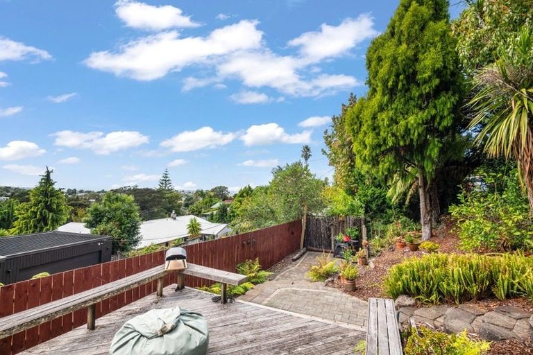 Photo of property in 199a Godley Road, Titirangi, Auckland, 0604