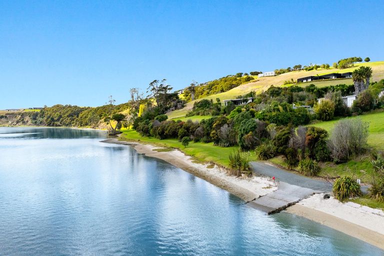 Photo of property in 16a Salt River View Road, Kaiwaka, 0573