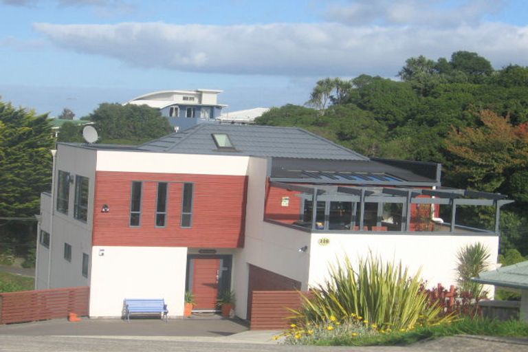 Photo of property in 128 Normandale Road, Normandale, Lower Hutt, 5010