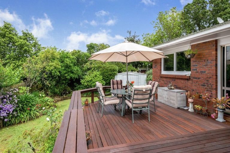 Photo of property in 15 La Perouse Street, Botany Downs, Auckland, 2010