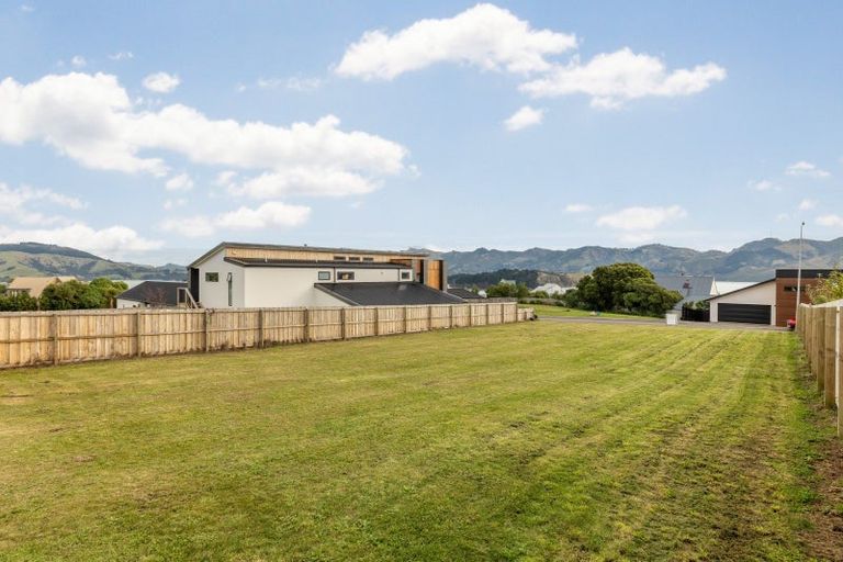 Photo of property in 19 Muriwai Drive, Diamond Harbour, 8971