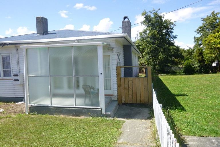 Photo of property in 3/2090 Great North Road, Avondale, Auckland, 0600