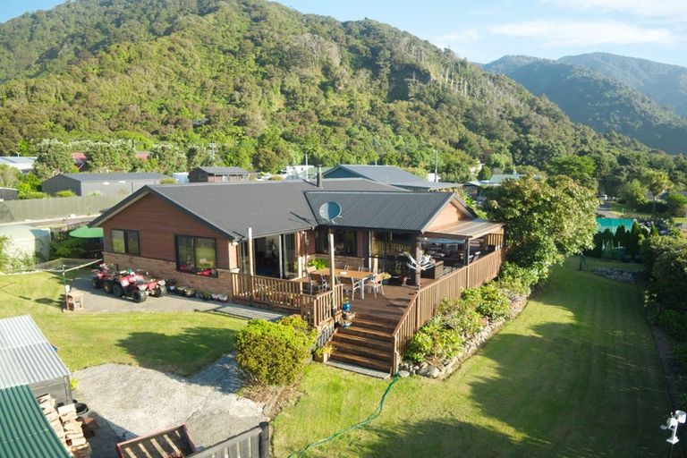 Photo of property in 12a Cargills Road, Barrytown, Runanga, 7873