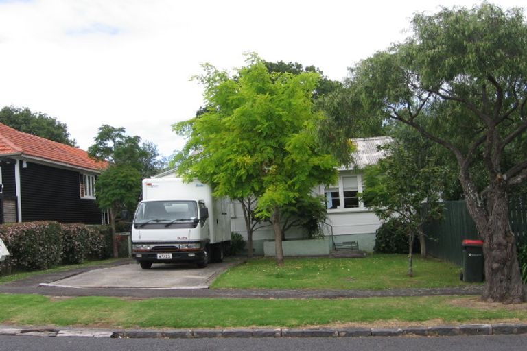 Photo of property in 22 Lambeth Road, Mount Eden, Auckland, 1041