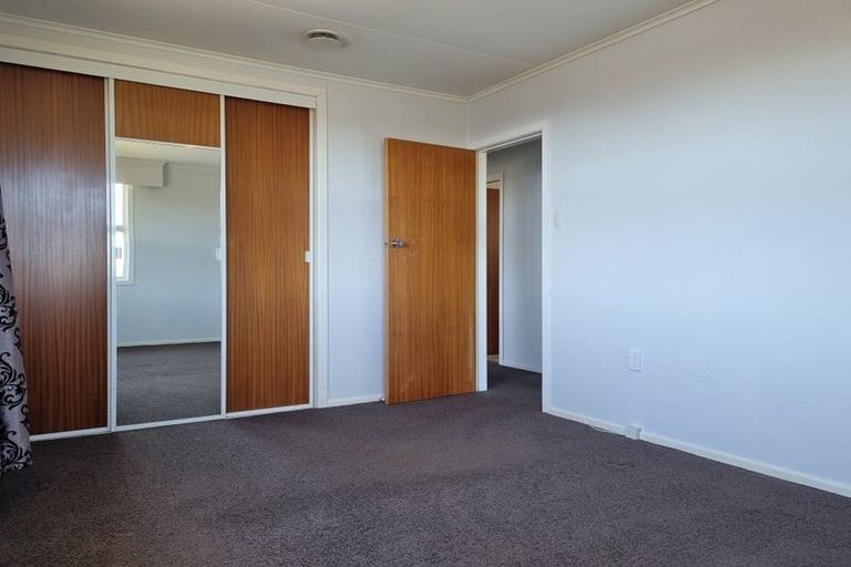 Photo of property in 124 Pioneer Road, Moturoa, New Plymouth, 4310