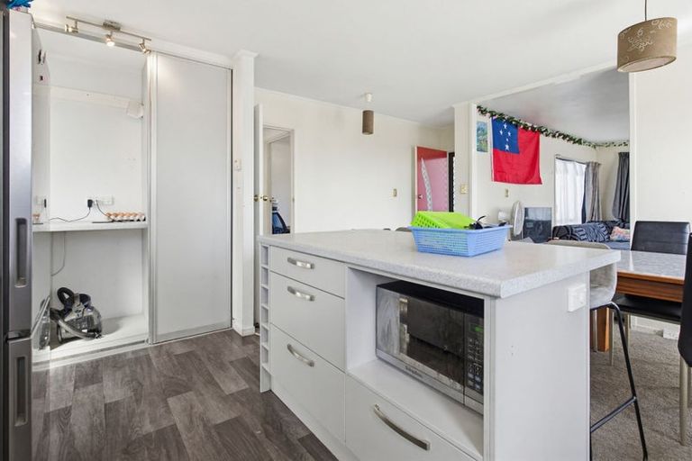 Photo of property in 9 Panzic Place, Glen Eden, Auckland, 0602