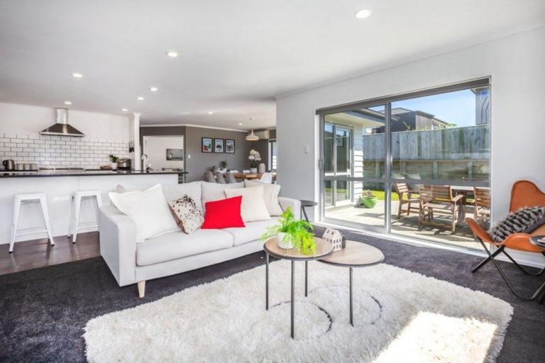 Photo of property in 120 Endeavour Drive, Whitby, Porirua, 5024