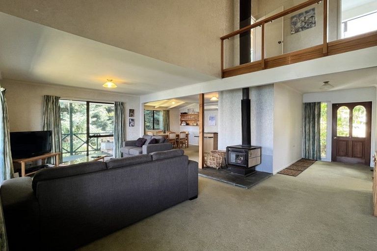 Photo of property in 1 Von Place, Fernhill, Queenstown, 9300