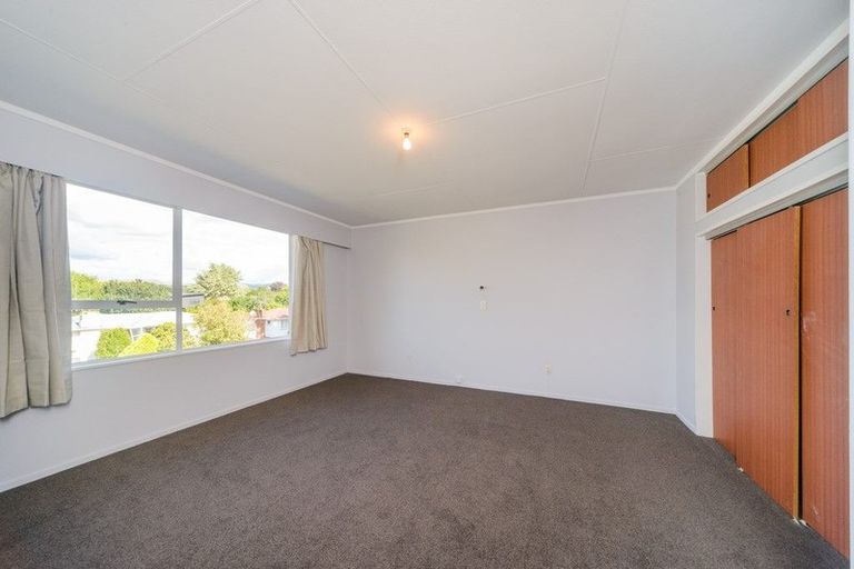Photo of property in 27 Galway Avenue, Hokowhitu, Palmerston North, 4410