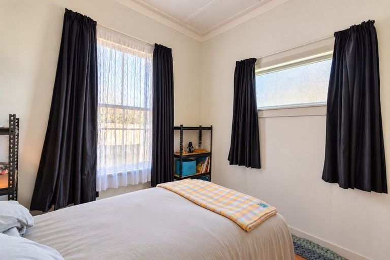 Photo of property in 69 Gladstone Street, Hawera, 4610