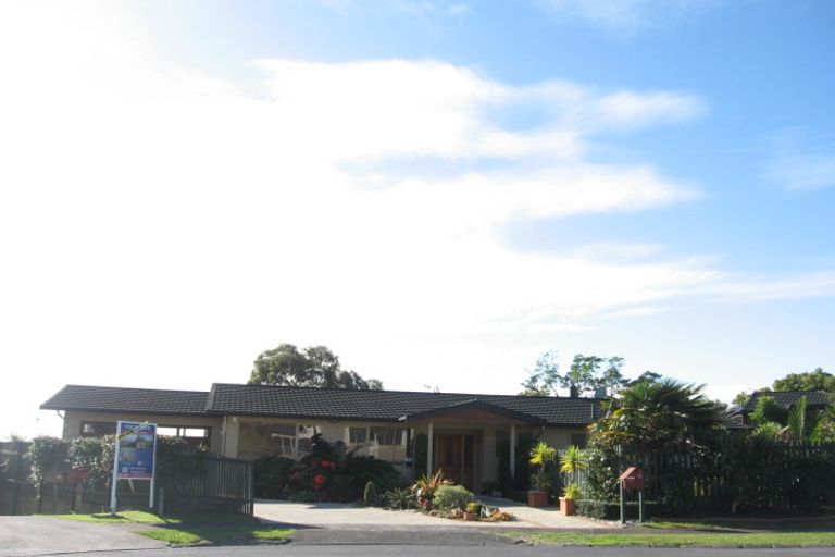 Photo of property in 21 Copperfield Terrace, Mellons Bay, Auckland, 2014