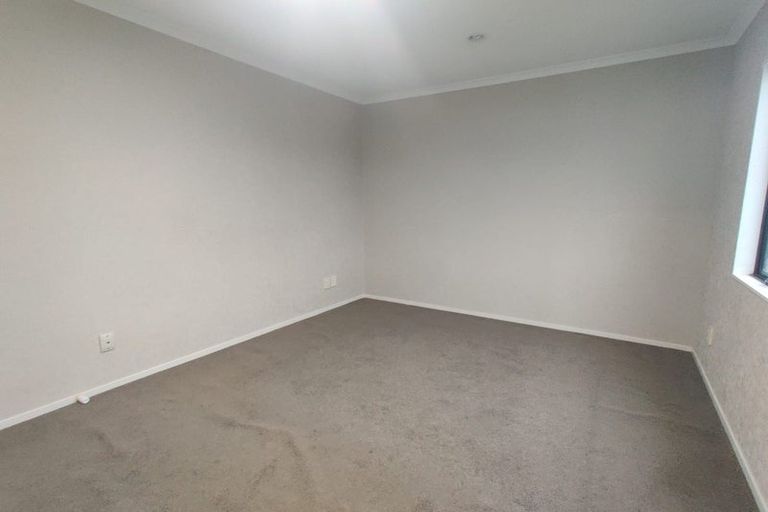 Photo of property in 36 Cyril French Drive, Flat Bush, Auckland, 2016