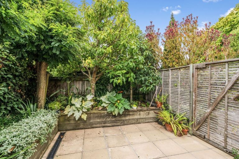 Photo of property in 25d Taylors Avenue, Bryndwr, Christchurch, 8052