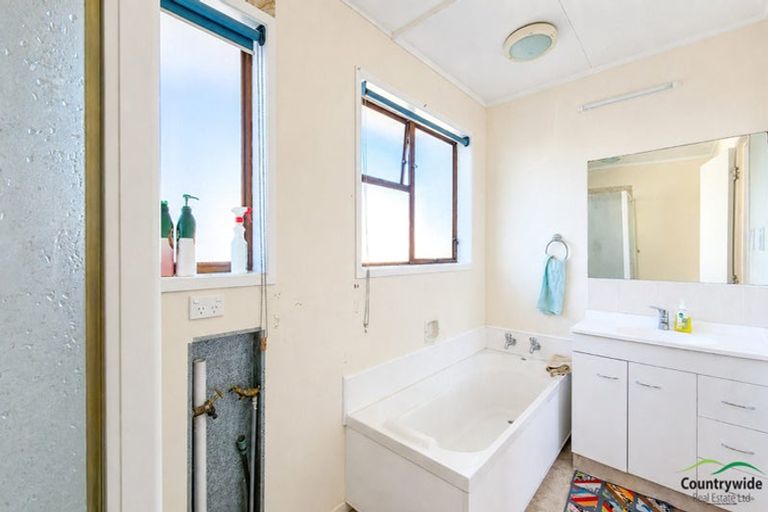 Photo of property in 60 Aotea Crescent, Tokoroa, 3420