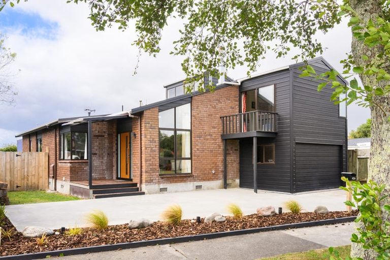 Photo of property in 42a Clifton Terrace, Fitzherbert, Palmerston North, 4410