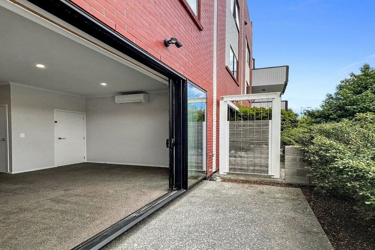 Photo of property in 91c Hobsonville Point Road, Hobsonville, Auckland, 0616