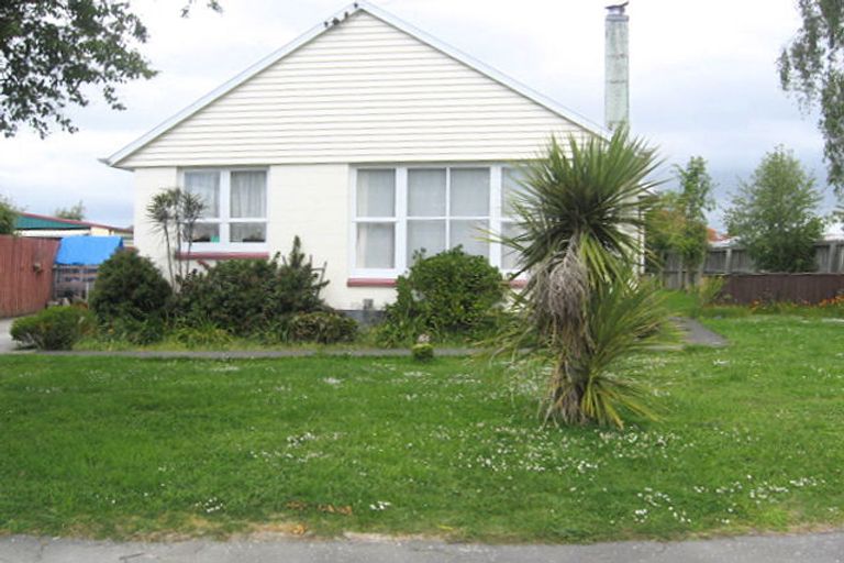 Photo of property in 11 Grosvenor Street, Redwood, Christchurch, 8051