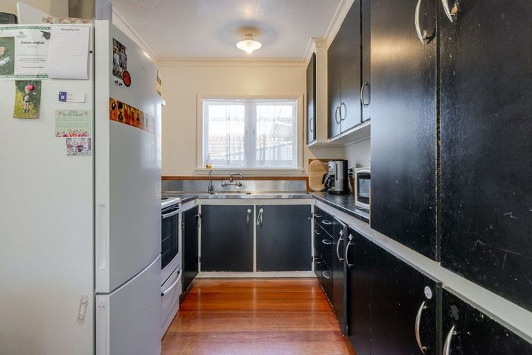 Photo of property in 43 Birmingham Street, Takaro, Palmerston North, 4412