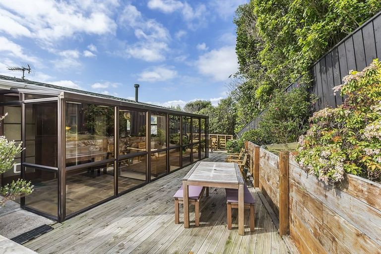 Photo of property in 27 Fyvie Avenue, Tawa, Wellington, 5028