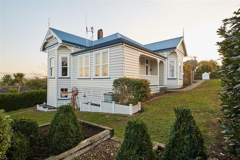 Photo of property in 109 Tuhikaramea Road, Dinsdale, Hamilton, 3204