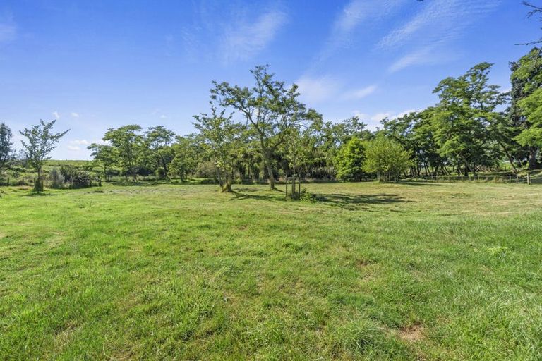 Photo of property in 1 Paratu Road, Richmond Downs, 3475