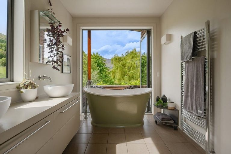 Photo of property in 17 Littles Road, Coronet Peak, Queenstown, 9371