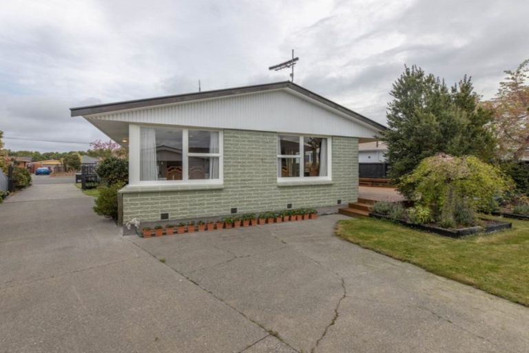 Photo of property in 45 Farquhars Road, Redwood, Christchurch, 8051