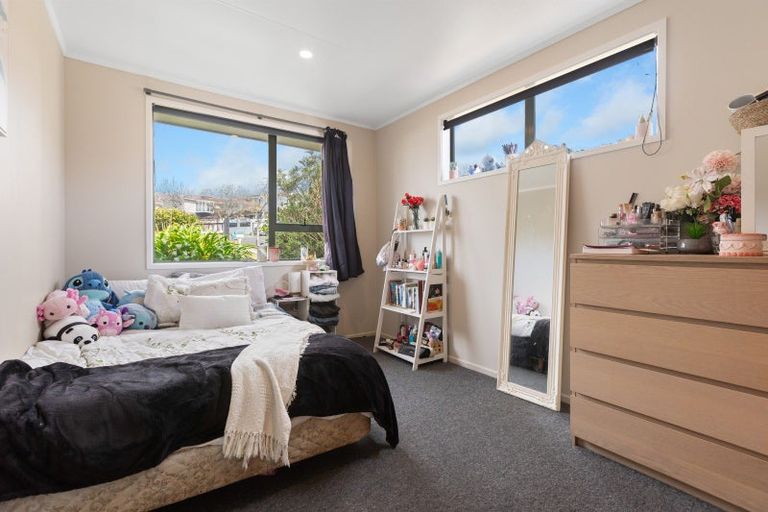 Photo of property in 16 La Salle Drive, Westown, New Plymouth, 4310