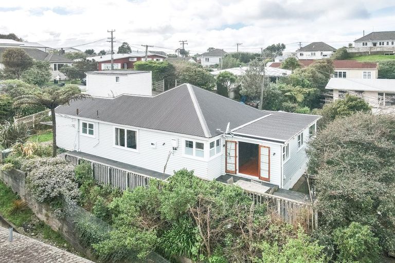 Photo of property in 94 Woodland Road, Johnsonville, Wellington, 6037