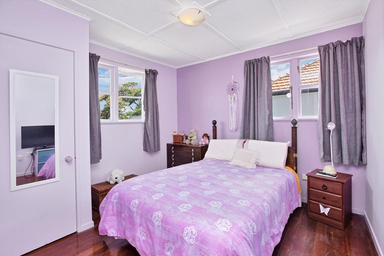 Photo of property in 6 Cureton Street, Morrinsville, 3300