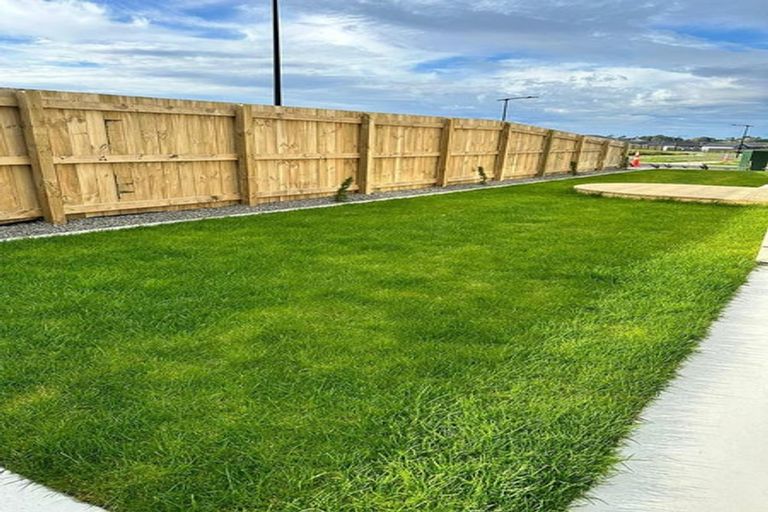 Photo of property in 13 Rua Place, Bell Block, New Plymouth, 4312