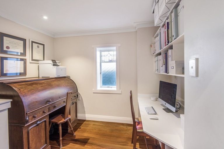 Photo of property in 111 Vauxhall Road, Narrow Neck, Auckland, 0624