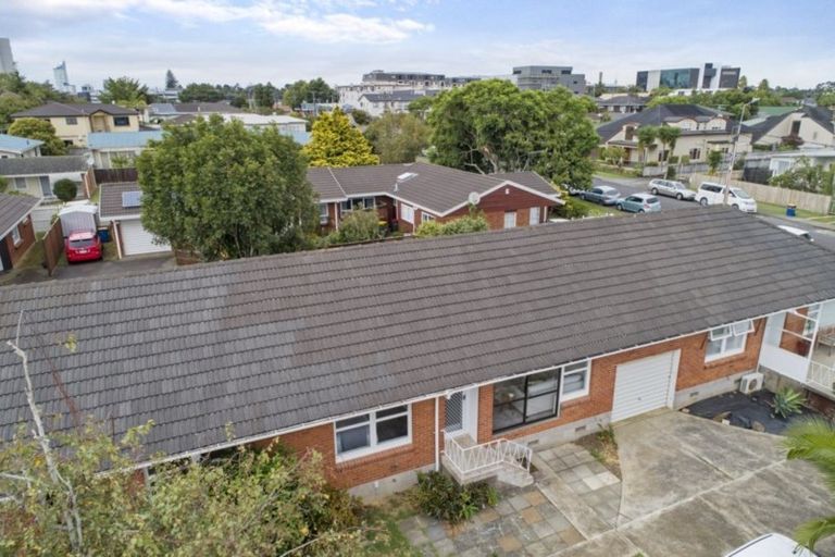 Photo of property in 2/15 Brook Street, Milford, Auckland, 0620