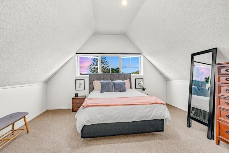 Photo of property in 2/6 Murray Road, Te Atatu Peninsula, Auckland, 0610