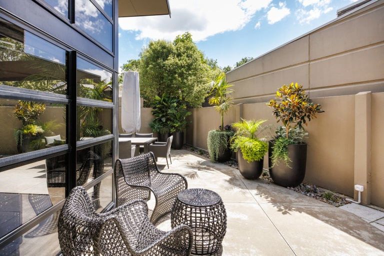 Photo of property in 143 Victoria Avenue, Hokowhitu, Palmerston North, 4410