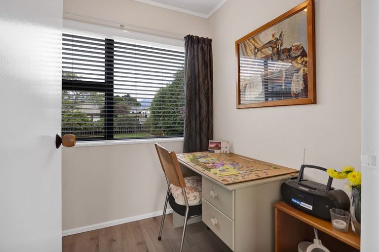 Photo of property in 8 Kowhai Street, Strandon, New Plymouth, 4312