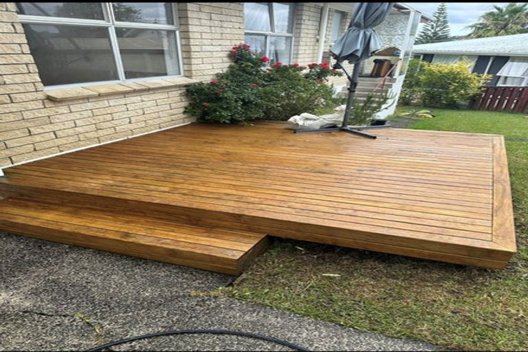 Photo of property in 12 Coubray Place, Botany Downs, Auckland, 2010