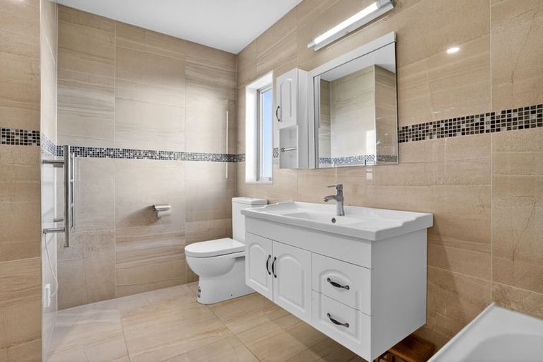 Photo of property in 216 Alec Craig Way, Gulf Harbour, Whangaparaoa, 0930
