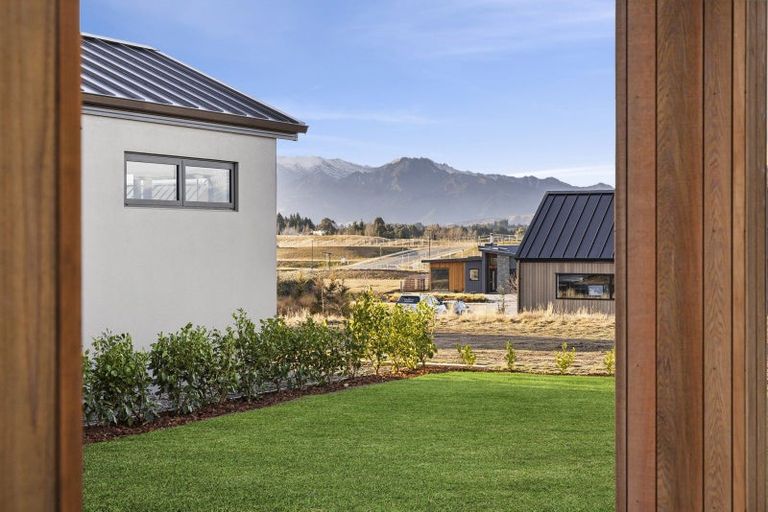 Photo of property in 14a Marjon Drive, Wanaka, 9305