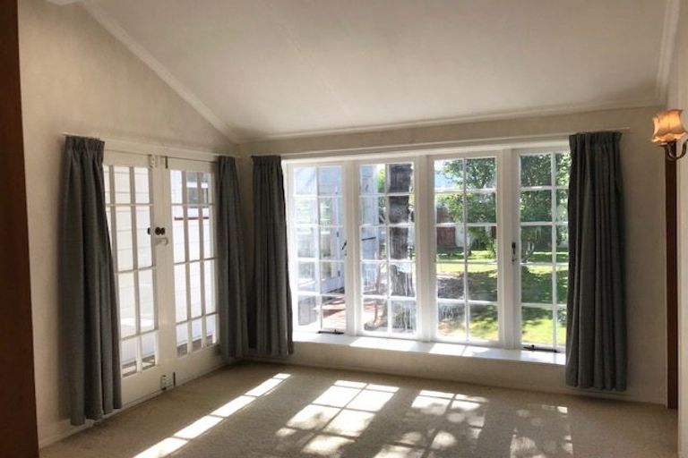 Photo of property in 27 Hautana Square, Woburn, Lower Hutt, 5010