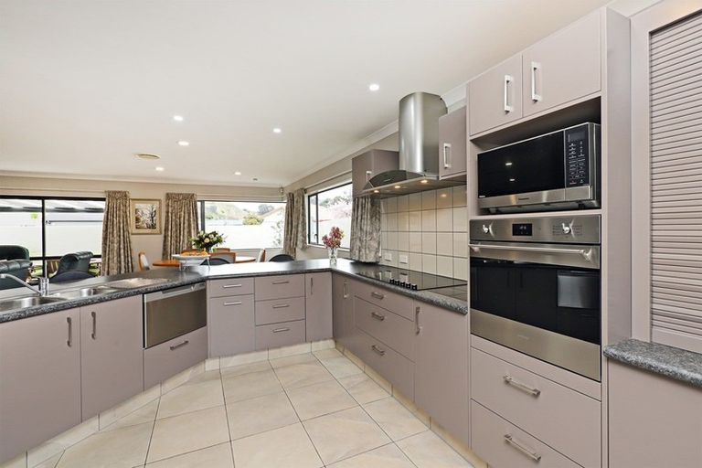 Photo of property in 9 Pinotage Drive, Greenmeadows, Napier, 4112