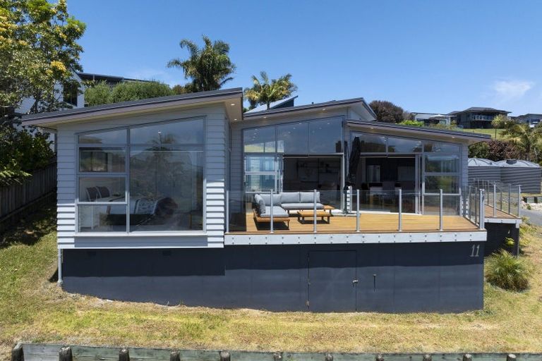 Photo of property in 11 Dudley Crescent, Cable Bay, 0420