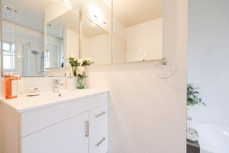 Photo of property in 41 Hythe Terrace, Mairangi Bay, Auckland, 0630